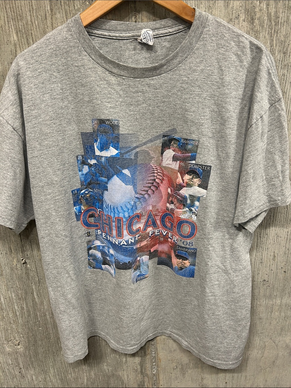 Delta Light‎ Gray Chicago Cubs Pennant Fever ‘08 Crewneck T-Shirt Large